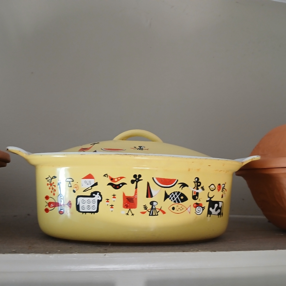 Vintage Descoware Dutch oven